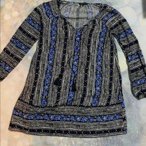 Express blouse. Gently used. Great condition.